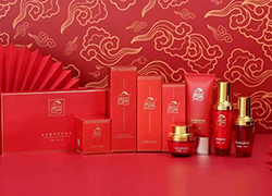 瑞蛇迎春，福滿人間，西采清顏愿你萬事如意春意盎然！