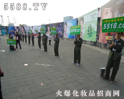 火爆化妝品招商網(wǎng)近距離感受上海美業(yè)博覽會