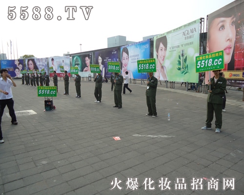 火爆化妝品網(wǎng)參加上海美業(yè)博覽會