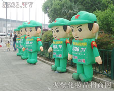 幾十個卡通氣模寶寶高大威武讓人震撼