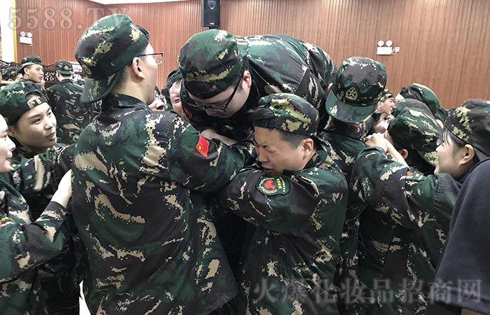 不拋棄，不放棄！艱苦奮斗，自力更生！