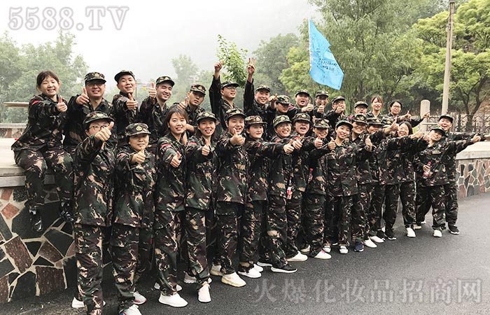 團結協作，突破自我！