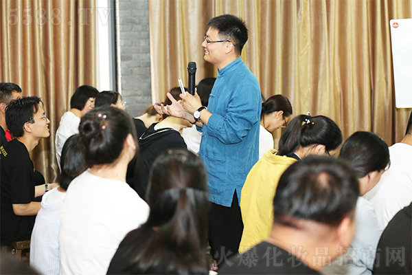 ƽđB 費@
