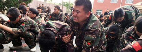 學會感恩，感恩父母給我生命，感恩公司給我平臺；